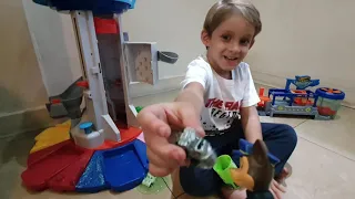 gabriel salva os carrinhos hot wheels presos na slime com ajuda do chase patrulha canina e batman