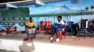  اخطر طفلين يعزفون ايقاعات سودانية افريقية  مركز شباب بحرى دندنها