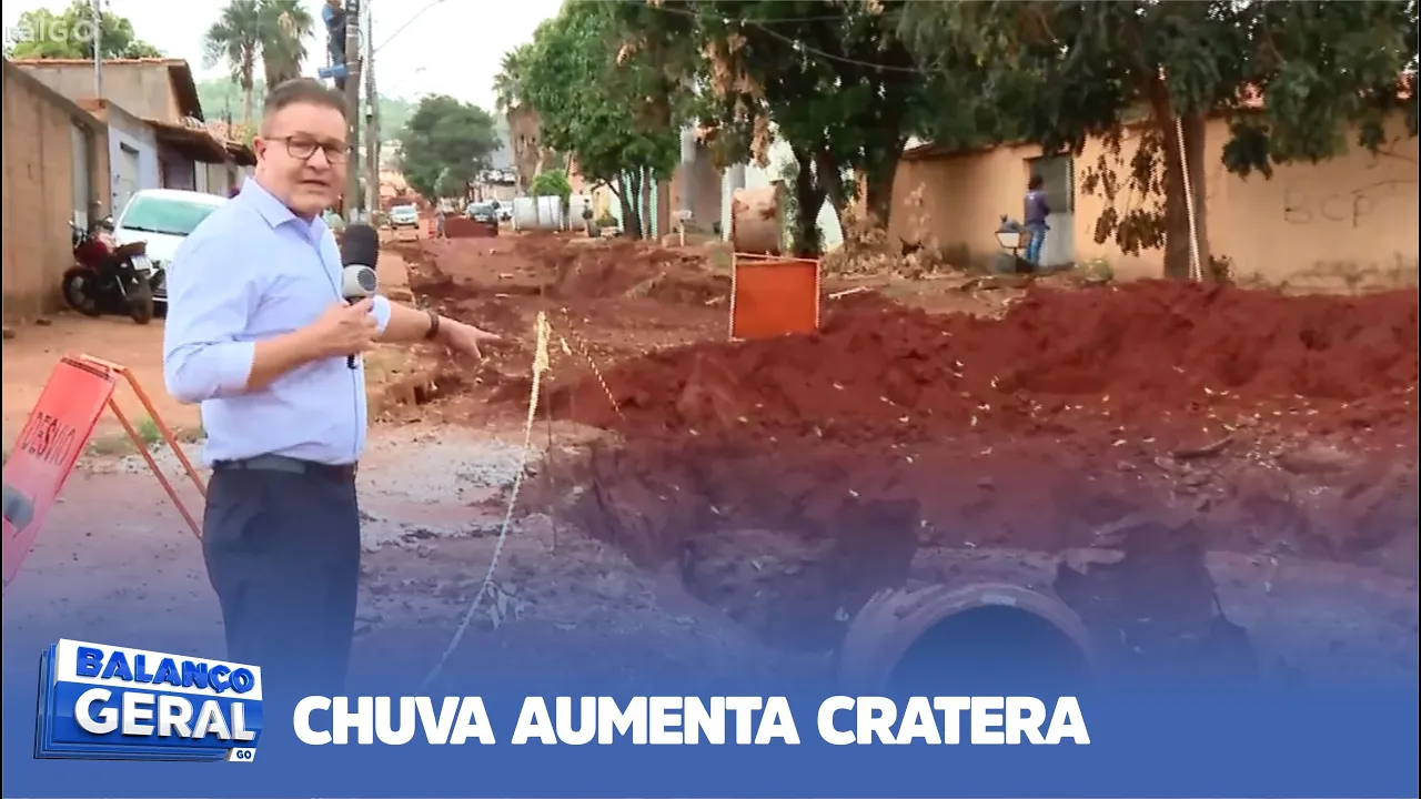 MORADORES ILHADOS: CHUVA DO FIM DE SEMANA AUMENTA CRATERA