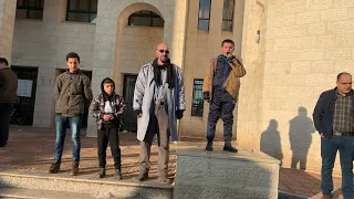 أنا لن أعيش مشردا   والطالب دندنها