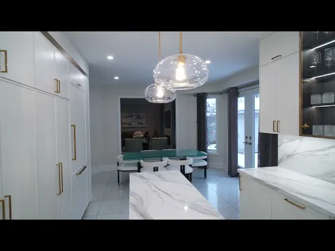 Kitchen renovation at Evita Court in Thornhill by Senso Design