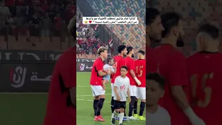 كتاليا امام عاشور تخطف الأضواء مع والدها من ارض الملعب  مش راضيه تسيبه        دندنها