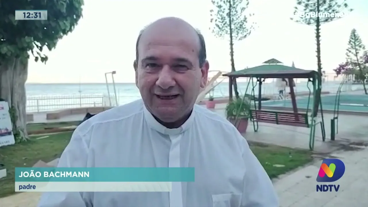 Susto: maré sobe e destrói hotel onde peregrinos de Blumenau estão hospedados na Galiléia