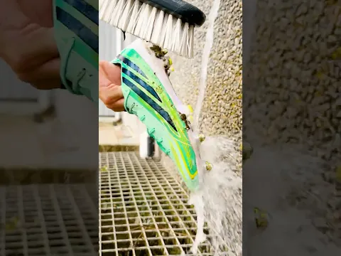 ASMR 🔊 cleaning my MUDDY boots 💦