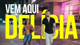 O Que Acontece Quando um Homem Bonito Anda na Rua?