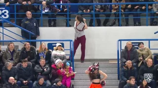 Зажигательный танец уборщицы в Хабаровске  Зажигательный танец уборщицы в Хабаровске