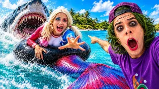 ARLEQUINA SE TRANSFORMOU EM UMA SEREIA NA PRAIA!!!