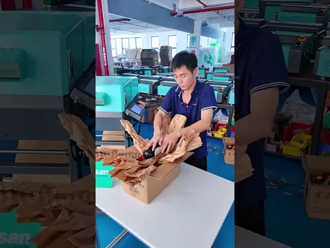 예산 친화적인 배송 충전재. 탄성 종이 쿠션이 깨지기 쉬운 상품 포장에 적합합니다. 표준 크기 출력이 일반 판지 규격과 일치합니다.