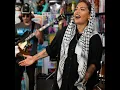 1977 (En Vivo en NPR Tiny Desk)