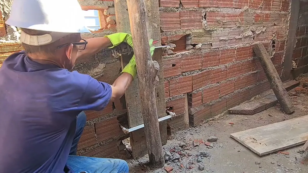 trava para parede torta