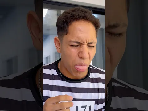 😳 The bad guy ate what he shouldn't have! 😂💀