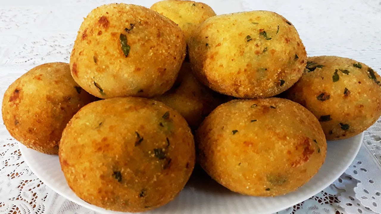 TARECO - BOLINHO FRITO DE FRIGIDEIRA - IDEAL PARA CAFÉ DA MANHÃ E TARDE