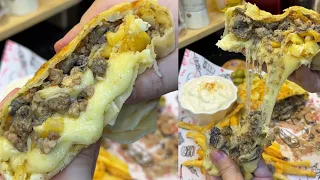 نتي رقم واحد فالدار😍انجح وصفة طاكوس مختلفة ممكن تجرّبيها😋من صلصة لجبن وصلصة مرافقة😍مع خبز تورتيلا👌