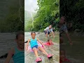 Download Lagu Cuando los niños quieren entrar al río lloviendo 👧🏻👦🏽⛈️🌊😳 #shorts #rio #lluvia
