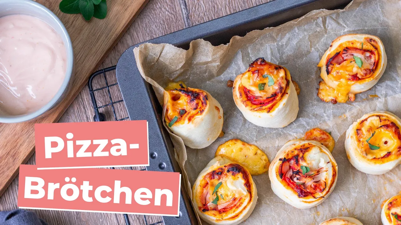 
          
          
          
            
            Pizzabrötchen selber machen | SCHNELLSTER Teig (ohne Hefe) Rezept! 😍
          
        . 