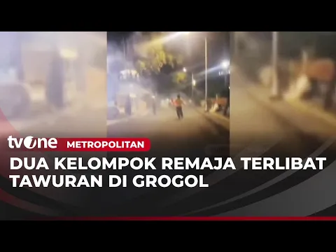 Video Amatir Bentrok Dua Kelompok Remaja Pakai Celurit Besar
