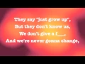 Download Lagu AVRIL LAVIGNE - HERE'S TO NEVER GROWING UP - OFFICIAL LYRICS