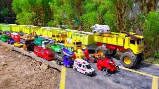 Mobil truk tronton panjang bongkar mobil mobilan, truk oleng, mobil ambulan, beko excavator, kereta