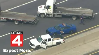 Northbound I-75 remains closed at Davidson Freeway after crash in Detroit
