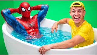 ΕΡΙΞΑ BATH BOMBS ΜΕ ΣΟΥΠΕΡ ΗΡΩΕΣ ΣΤΗ ΜΠΑΝΙΕΡΑ!