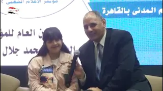 أروع طفلة فى مؤتمر الإعلام الشعبي ١٢ الغزالة رايقة بين أمنية ناصر و الإعلامي محمد السيد 