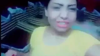 بنتين بيشخرو لبعض وحاجه أخر قلة آدب دندنها