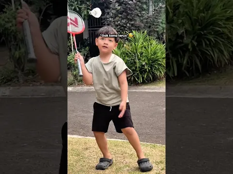 EMPAN MAIN BADMINTON NYA GAK KENA TERUS HAHA!!