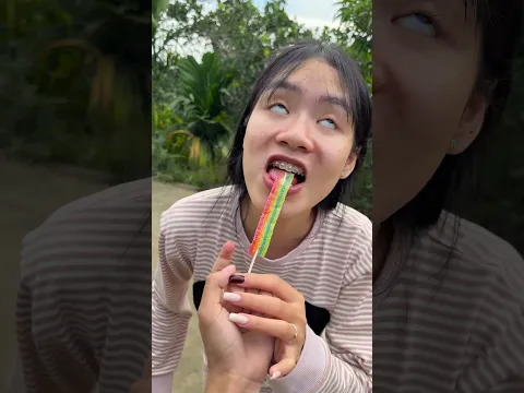 Thử thách ăn kẹo cầu vồng và ớt cay cùng những sự lựa chọn hài hước bất ngờ 😆😂#shorts