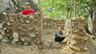 الحياة في الكهوف في إيران بناء مأوى حجري في الجبال والنضال من أجل البقاء دندنها