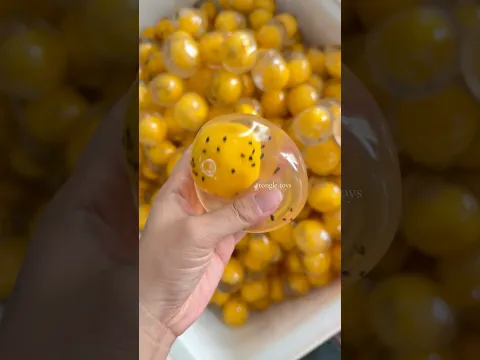 🥮 Crunchy Egg Yolk Pastry Squishy! 😍