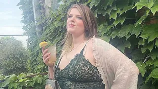 Plump Pixie - Bio Wiki Facts Age Height Weight Measurement Photos Beauty educator