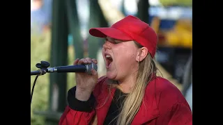 Download Tones and I performing at the 2018 ANBC Noosa Busking Championships MP3