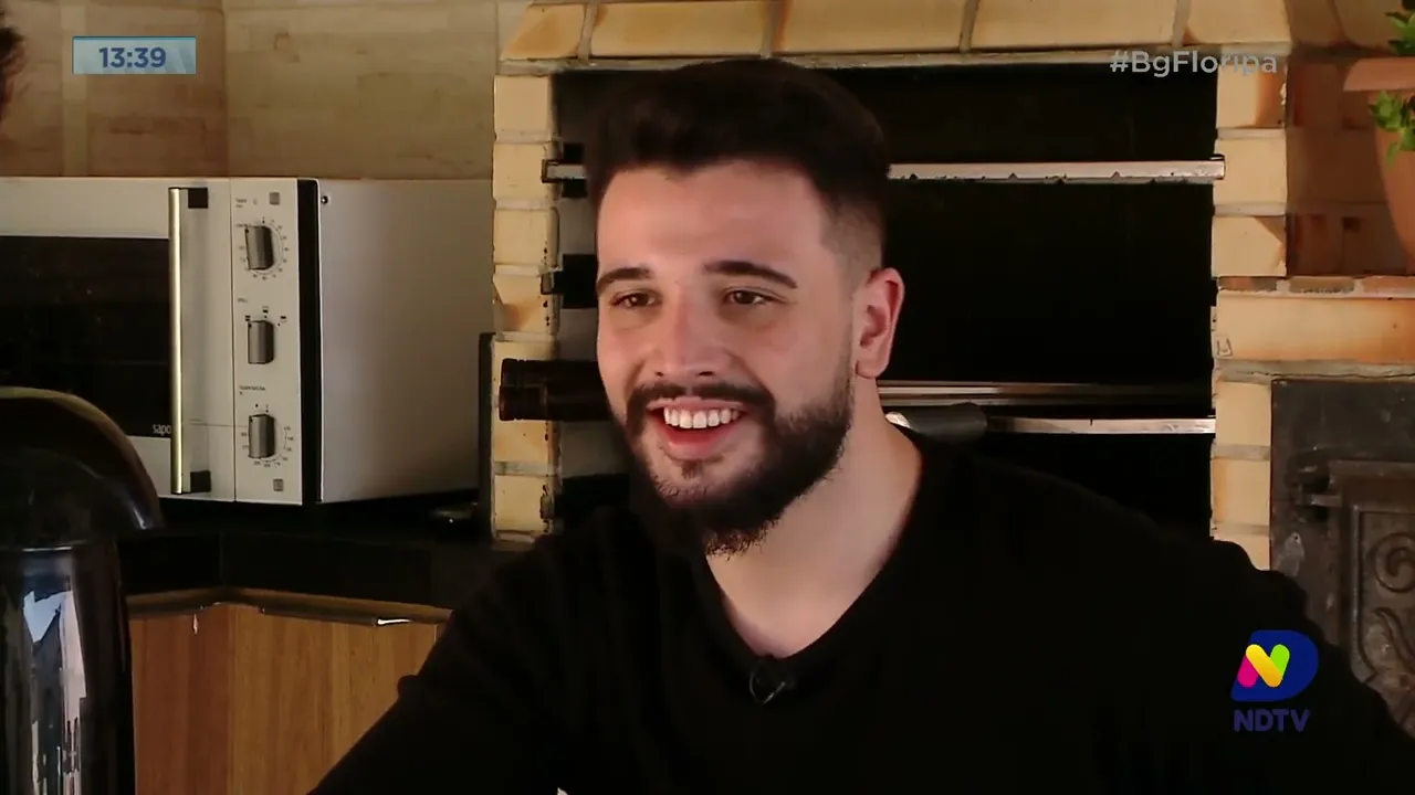 Já é mané: campeonato de surf, canta+ e música com Cadu Duarte