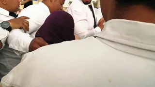 أمن جامعه القاهره يتحرش بطالبه في حفله حماقي وهي مبسوطه 