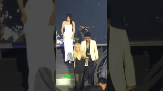 Bruno Always Cares And Helps Rosé Anytime Anywhere Blackpink Rosé 