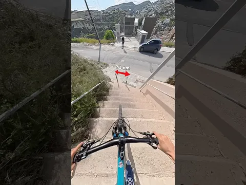 Dar alandan bisiklet ile iniş yaparak geçmek 🥵 #bisiklet #downhill