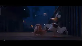 شكلك مدايق وانت اكيد محتاج حضن  دندنها