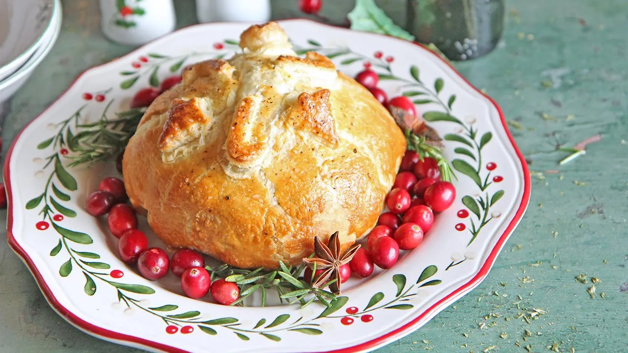 Brie en Croute - Super Easy Holiday Recipe!