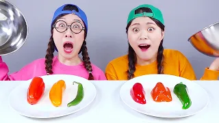真实的 VS 巧克力食品挑战多纳 DONA