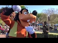 Goofy visits the HUB character statues Disneyland