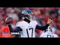 Ryan Tannehill stays with the Tennessee Titans