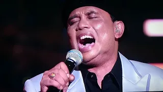 Download live Amir Uks PAHIT AKAN MANIS AKHIRNYA AT ISTANA BUDAYA 2016 MP3