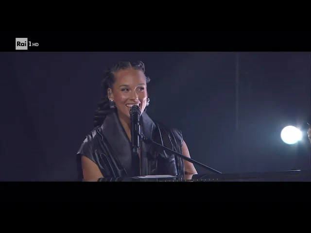 Sanremo 2026 - Eros Ramazzotti e Alicia Keys cantano L'aurora