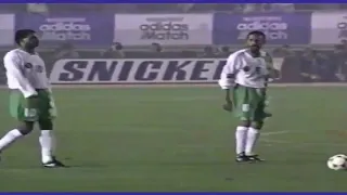 فاول سعيد العويران العجيب امام اليابان 1995  فاول سعيد العويران العجيب امام اليابان 1995
