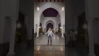 زمان و انا صغير كنت بحلم ابقي كبير لما كبرت عايز افضل كبير عادي 