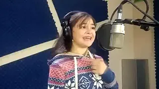 بنت صغيرة تنشد يا نبي سلام عليك بصوت رائع 