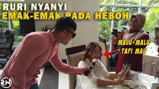 Download NYANYI DI NIKAHAN ORANG GAK DIKENAL.. EMAK2 PADA HEBOH !! MP3