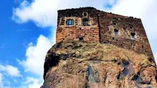 القلب في صنعاء والجسم عندي جمزت بالنارة يا قادم الطير ـ محمد ابو نصار 