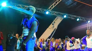 willy paul performing mmmh ft rayvanny at pozze live and address there beef