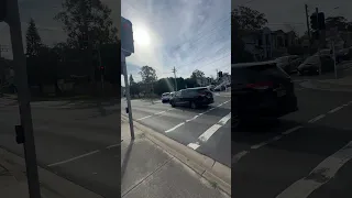 Thursday 4 September 2025 14 51pm Black Toyota Van Runs Red Light Parent At My Kids School 
